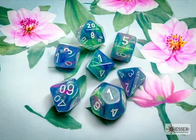 Chessex 27546 Festive Waterlily/white Polyhedral 7-Dice Set