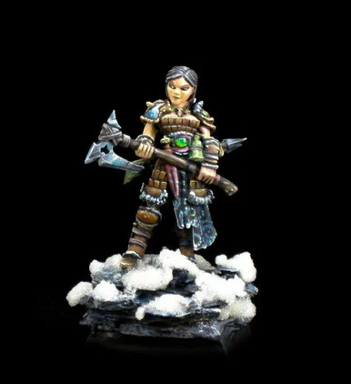 04010 - Dark Heaven Legends: Hanei, Female Warrior