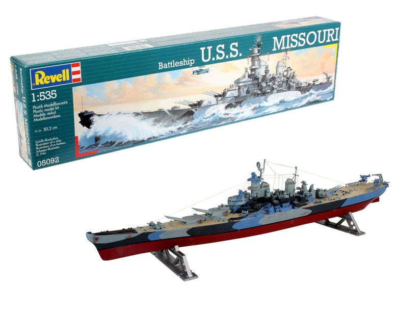 USS Missouri Battleship WWII, 1/535 Scale Model Kit - Revell Germany
