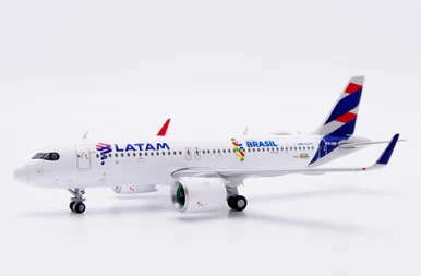 LATAM Airbus A320NEO "Brazil Voando" Reg: PR-XBP With Antenna XX40212 1:400