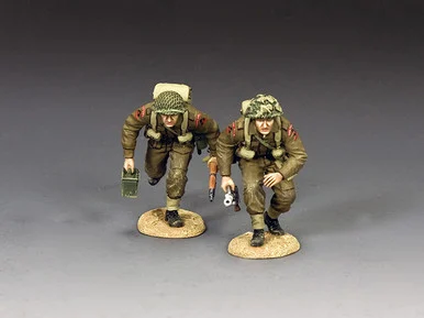 KACDD355(B) - Running Bren Gun Team (w/ Sand base)
