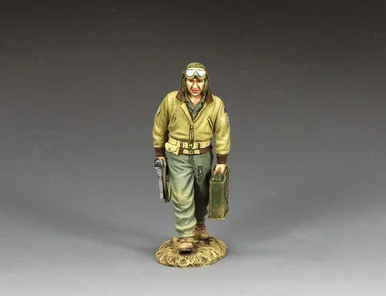 KACDD384 - Walking Corporal w/M3 Submachine Gun and Jerrican