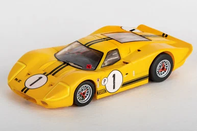AFX Racing 22025 Ford GT40 Mk IV No.1 Sebring Yellow