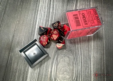 26433 - Gemini® Polyhedral Black-Red/gold 7-Die Set