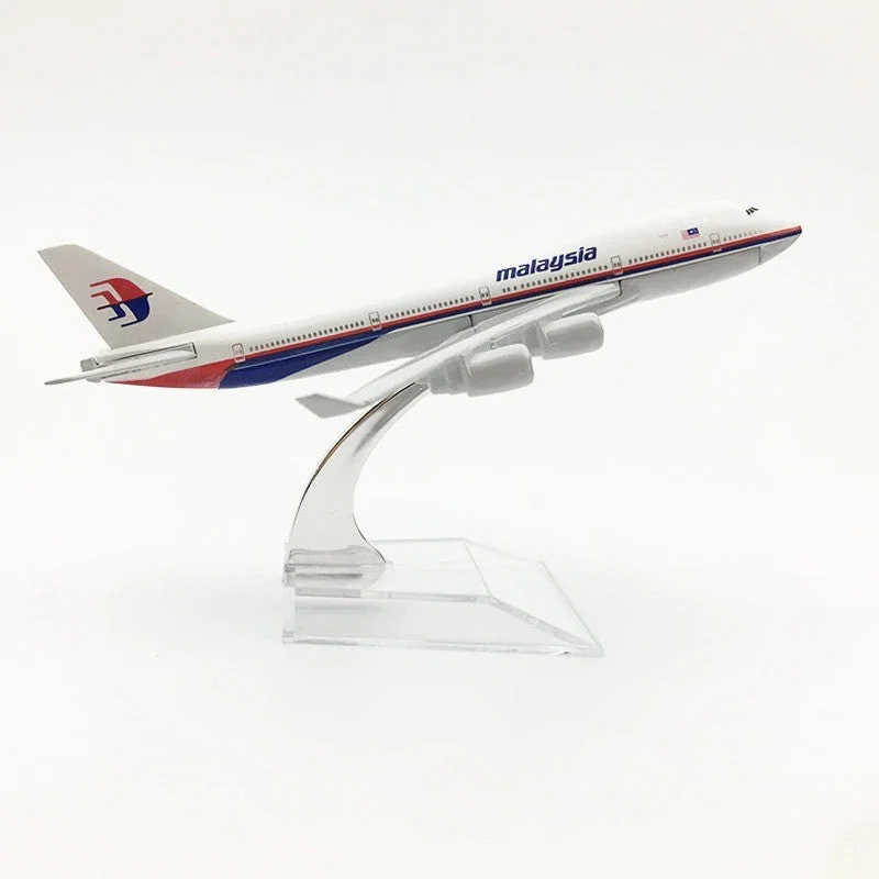 Malaysia Airlines Boeing 747 - AirModels