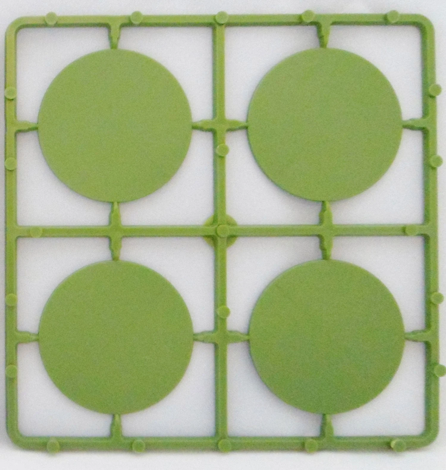 50 mm Round Plastic Bases (8) - Renedra Limited