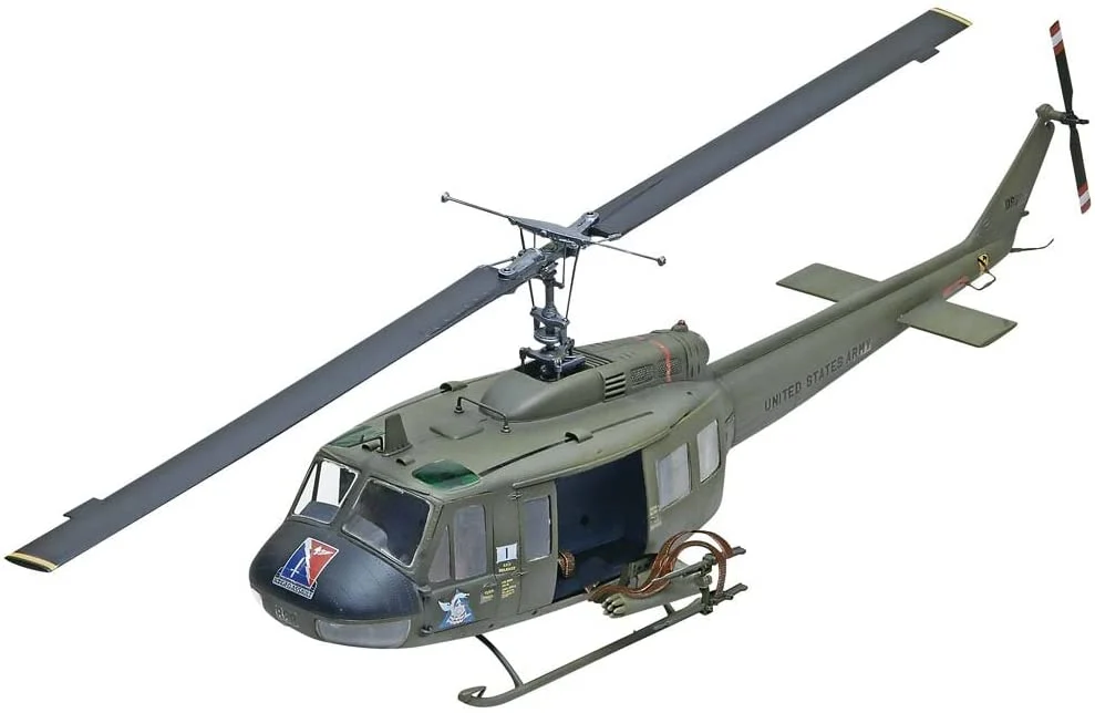 Bell UH-1D Iroquois (Huey) Gunship 1/32 Scale Model Kit