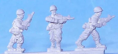 PIG010001 - US TROOPS M16 ADVANCING