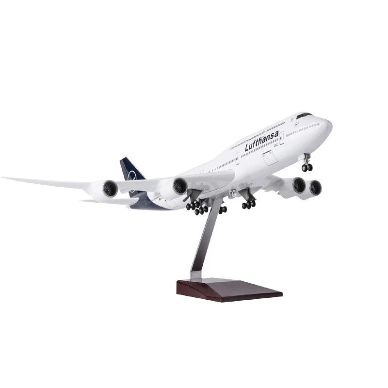 XL Lufthansa Boeing 747 - AirModels