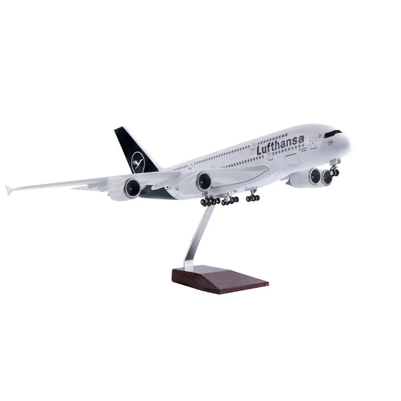 XL Lufthansa Airbus A380 - AirModels