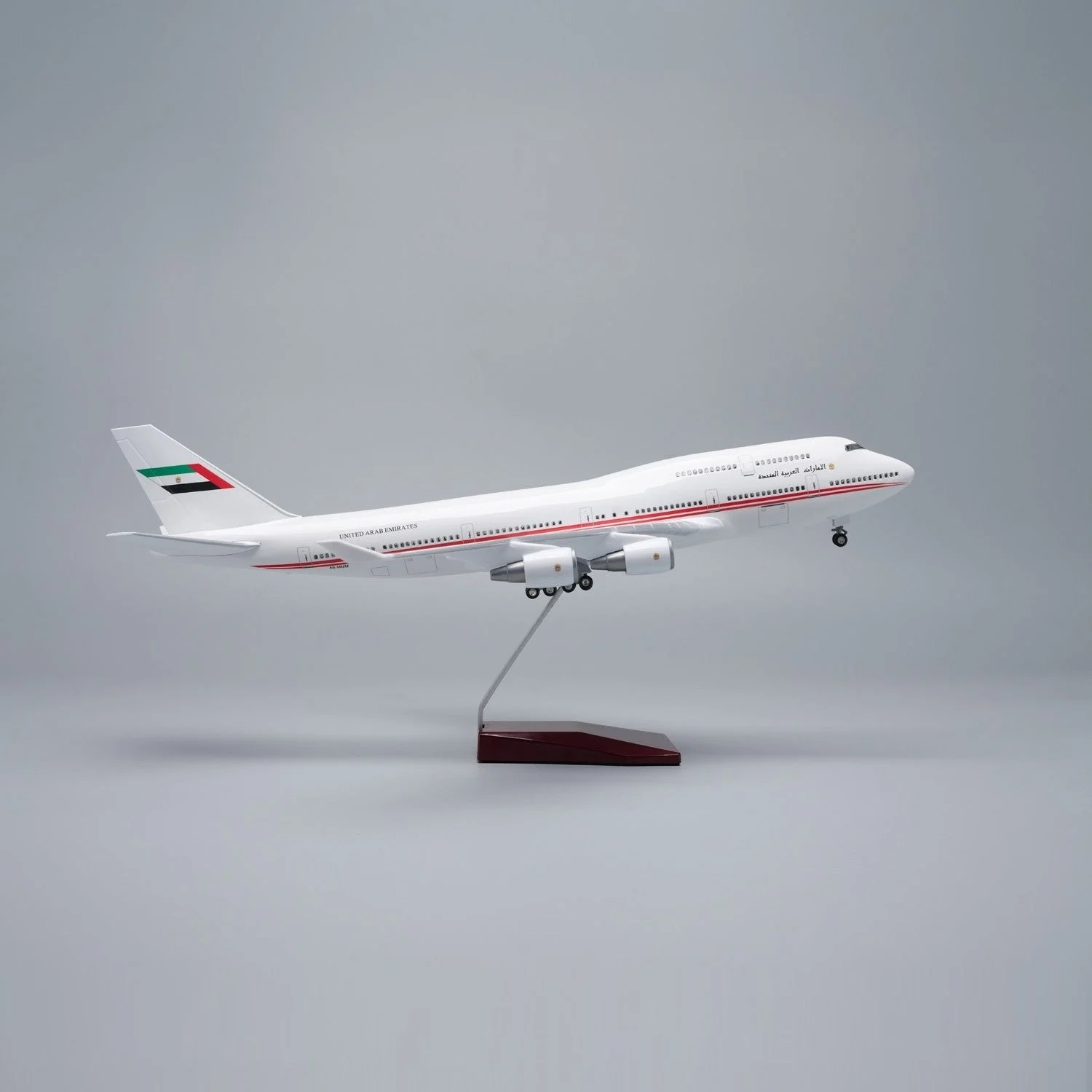 XL Dubai Royal Air Wing Boeing 747 - AirModels