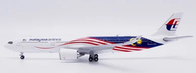 Malaysia Airlines Airbus A330-900NEO Reg: 9M-MNH XX40252 Scale 1:400