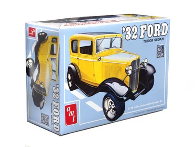 AMT AMT1414 1932 Ford Sedan Street Rods Series 1/25 Scale Model Kit