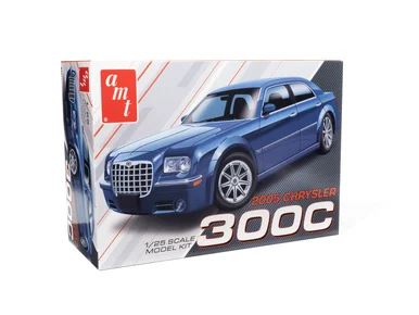 AMT 1488 2005 Chrysler 300C 1/25 Scale Model Kit