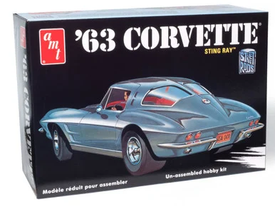 AMT 861 1963 Chevy Corvette 1/25 Scale Model Kit