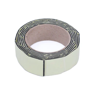 Dynamite DYN2266 Servo Tape, Black; 3/4