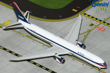 Delta Air Lines B767-400ER N826MH GJDAL2151 1:400
