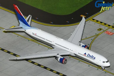 Delta Air Lines B767-400ER Colors in Motion/wavy livery N829MH GJDAL2158 1:400
