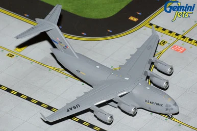 U.S. Air Force C-17A Globemaster III 02-1107 GMUSA137 1:400