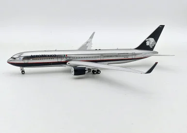 AeroMexico Boeing 767-3Q8/ER XA-APB with stand IF763AM1123P 1:200