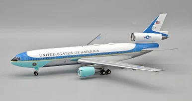 AIR FORCE ONE DC10-40 with stand B-104-USAF-P Scale 1:200