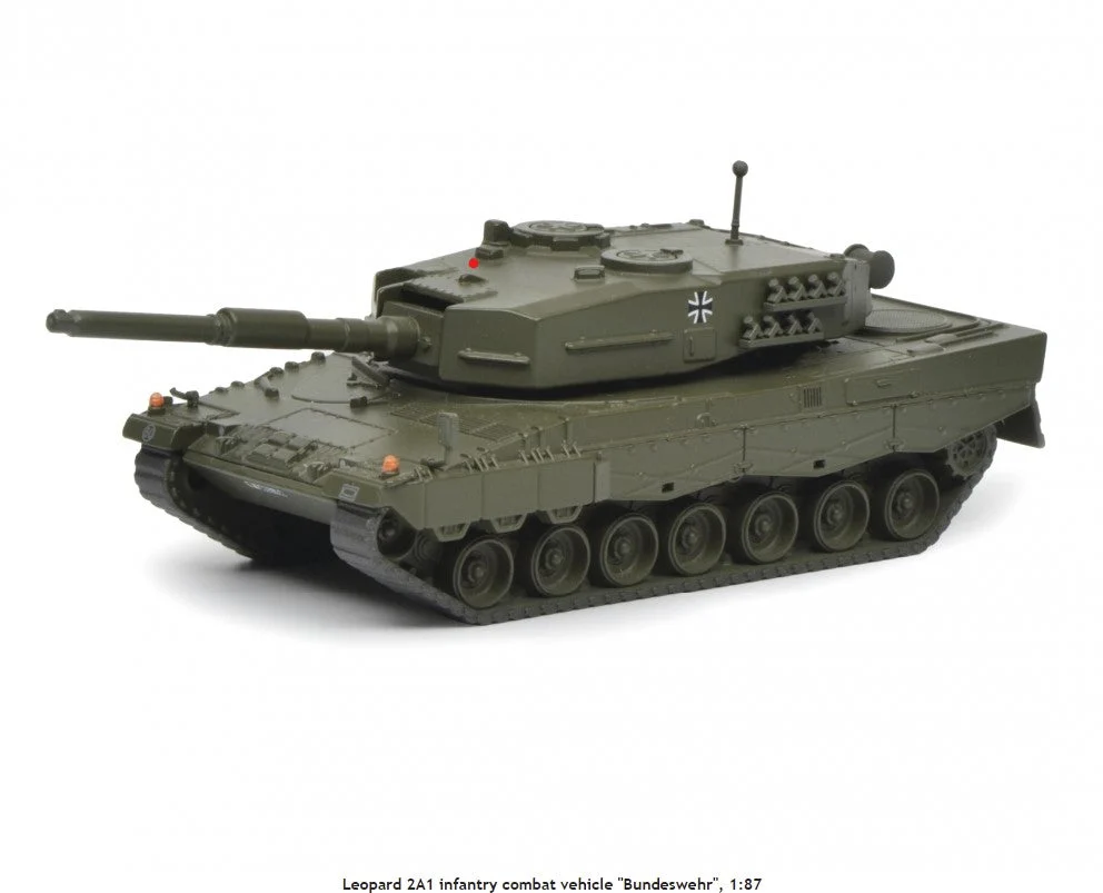 Leopard 2A1 Main Battle Tank. 1:87 Scale Diecast Model - Schuco