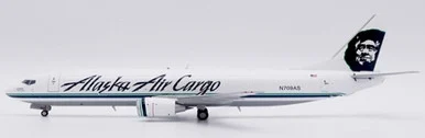 Alaska Air Cargo Boeing 737-400(SF) Reg: N709AS With Stand XX20398 Scale 1:200