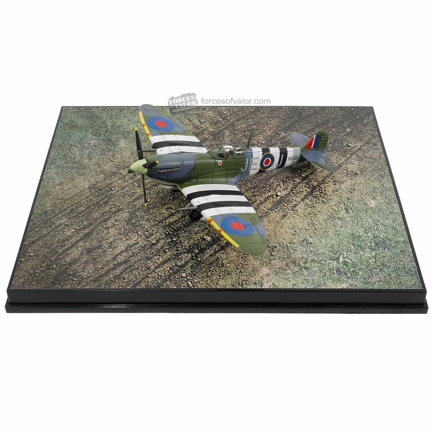 Supermarine Spitfire Mk.IX “MK392” RAF Normandy 1944 1:72 Scale Model - Forces Of Valor