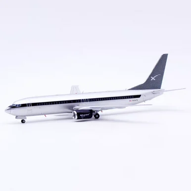 SpaceX Boeing 737-800 Reg: N154TS With Stand XX20558 1:200
