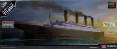 ACA14215 1:400 Academy The White Star Liner Titanic