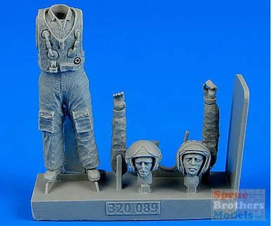 ARSAB320089 1:32 AeroBonus Soviet Pilot with Life Jacket Figure - Cold War Period
