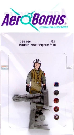 ARSAB320196 1:32 AeroBonus Modern NATO Fighter Pilot Figure #4