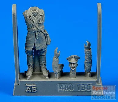 ARSAB480136 1:48 AeroBonus Free French Fighter Pilot WW2 Normandie-Niemen 1942-45