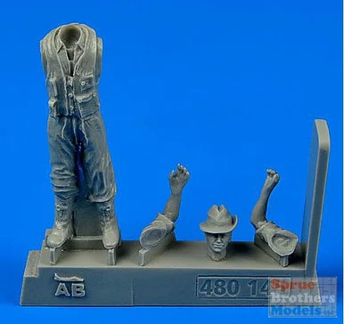 ARSAB480145 1:48 AeroBonus Royal Australian Air Force Pilot Figure WW2