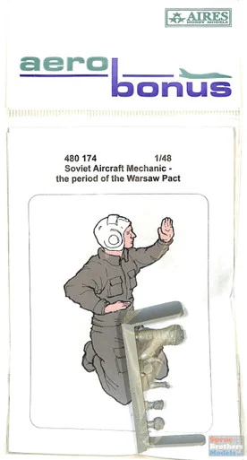 ARSAB480174 1:48 AeroBonus Warsaw Pact Era Soviet Aircraft Mechanic #3