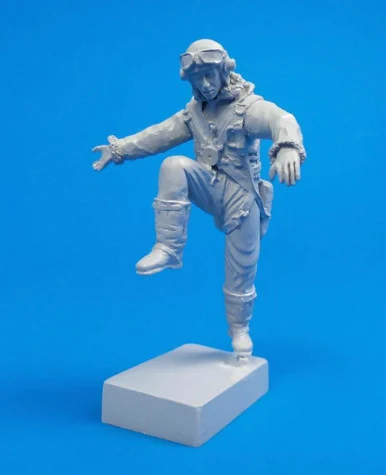 1/32 CMK British Tempest Pilot. climbing out of Cockpitm for Special Hobby kit Resin Figure Model Kit