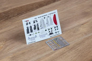 1/48 Eduard F-16D Block 30 Space for Kinetic
