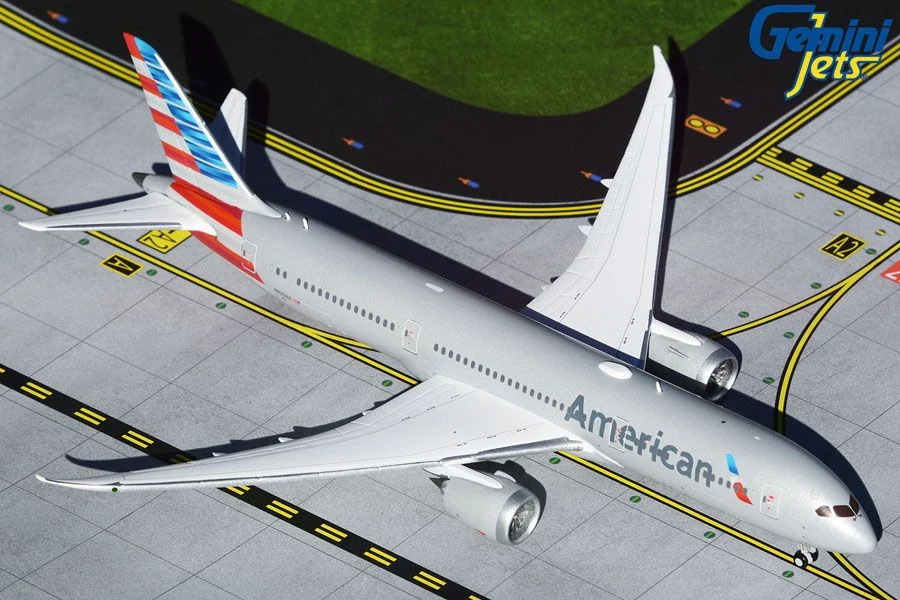 GeminiJets Boeing 787-9 American Airlines (N825AA) 1:400 Scale Diecast Model