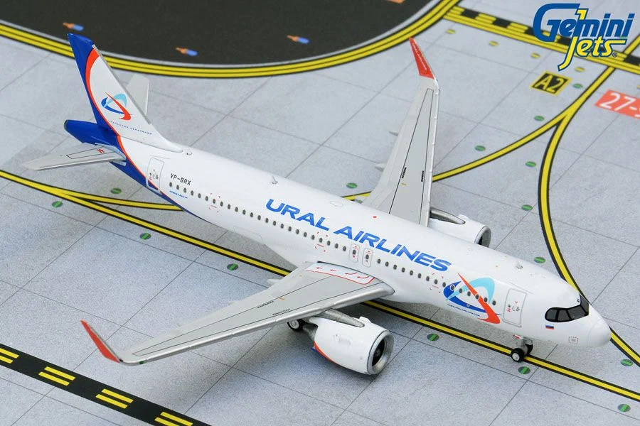 Airbus A320neo Ural Airlines (VP-BRX) 1:400 Scale Model