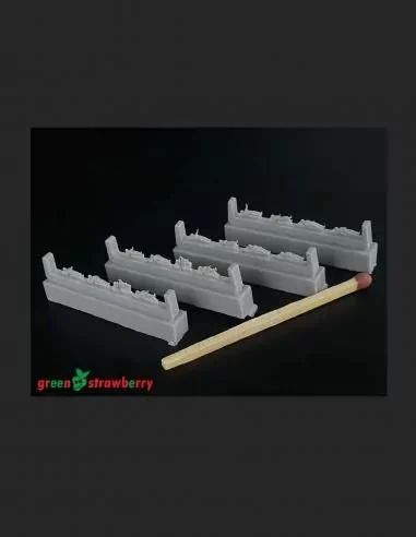 1/350 Green Strawberry Figures