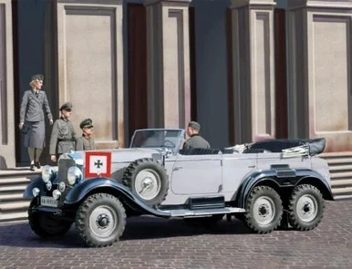 1/35 ICM G4 (1939 production), German Car with Passengers (4 figures) - ICM Models