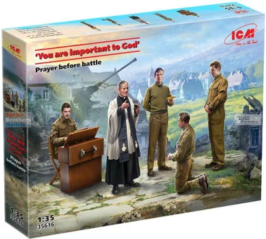 ICM35616 1:35 ICM 'You are important to God' Prayer Before Battle Figure Set