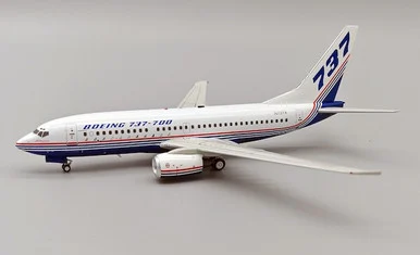 Boeing Boeing 737-7H4 N737X with stand IF737737X 1:200