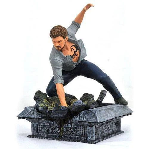 Marvel TV Gallery Netflix Defenders Iron Fist Statue - Diamond Select