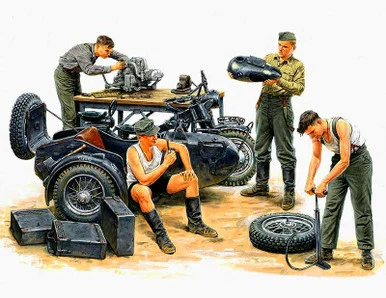 1/35 Master Box German Motorcycle Repair Crew (x4 Figures) - Master Box LTD