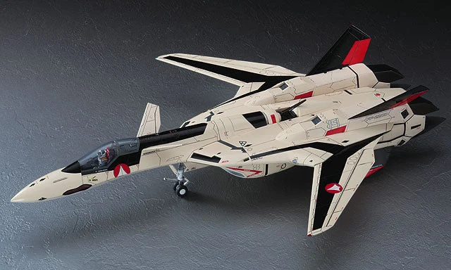 Macross Plus VF-19 Advanced Variable Fighter, 1:48 Scale Model Kit