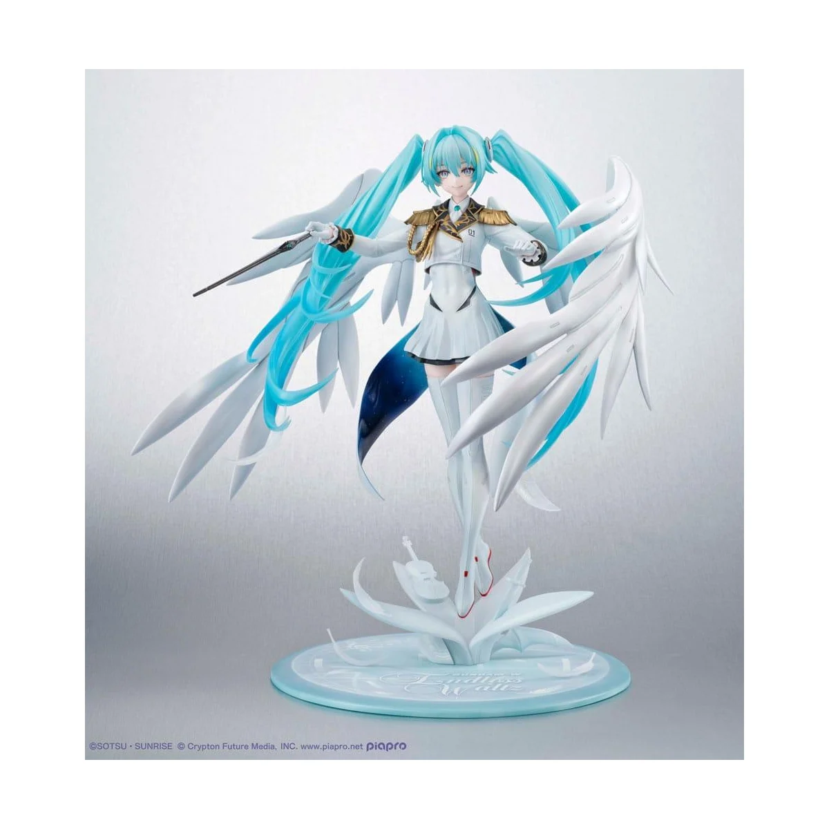 Mobile Suit Gundam x Hatsune Miku PVC Figure Lucrea Hatsune Miku x Wing Gundam Zero EW 45th Anniversary 27 cm - Megahouse