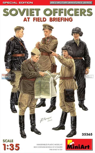 MIA35365 1:35 MiniArt Soviet Officers at Field Briefing Figure Set