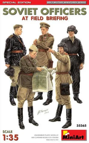 1/35 Miniart WWII Soviet Officers at Field Briefing (5) (Special Edition)
