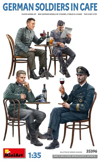 1/35 Miniart German Soldiers in Cafe